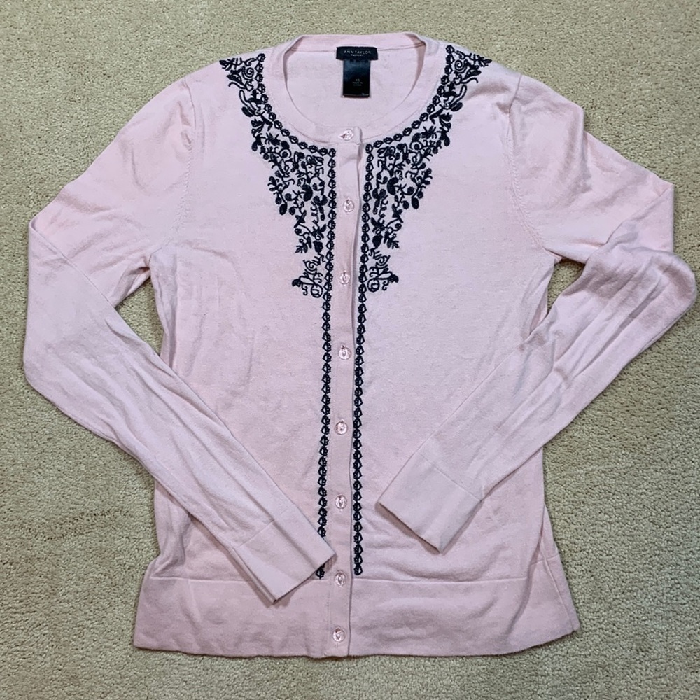 Ann Taylor pink cardigan with black detailing Size XS